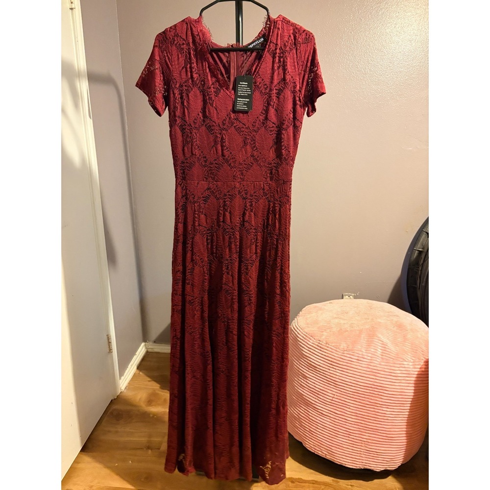 Rephyllis Maroon Lace Dress Sz M‎ - NWT